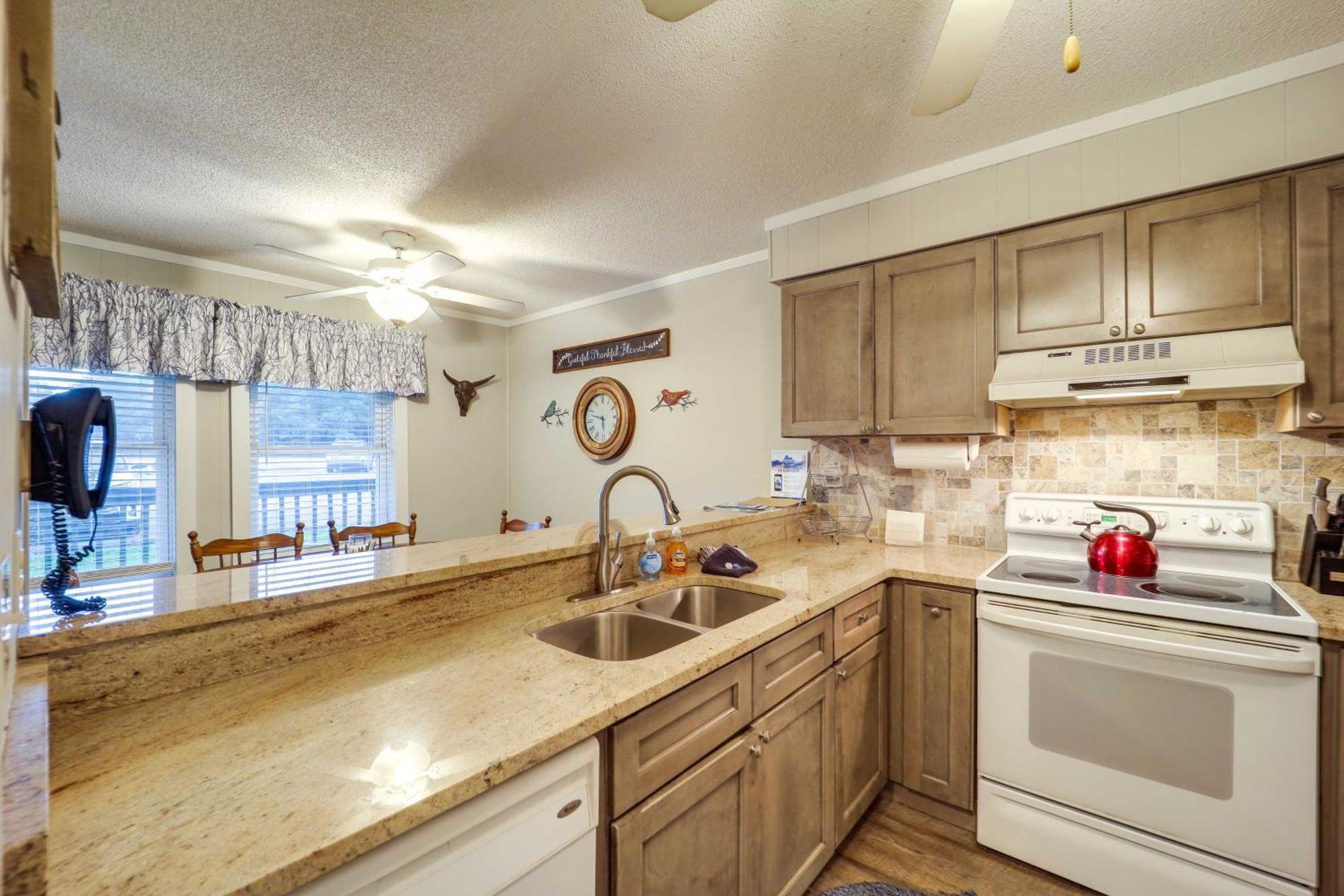 Beech Mountain Condo Near Hiking, Golf And Skiing! エクステリア 写真